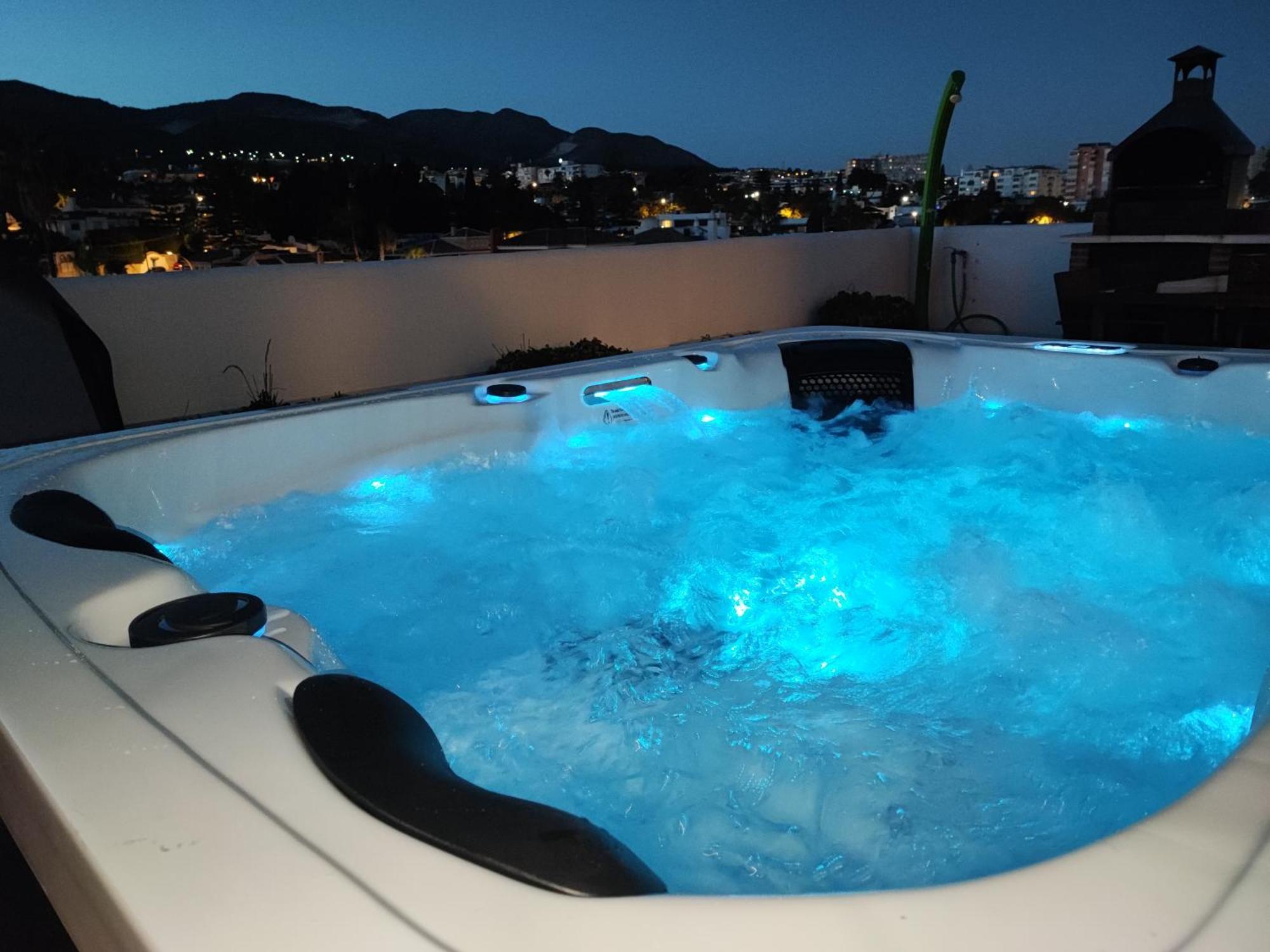 Isla De Benalmadena 1, Jacuzzi, 80M From The Sea, Ac, Bbq, Private Parking, Big Terrace Lejlighed Eksteriør billede